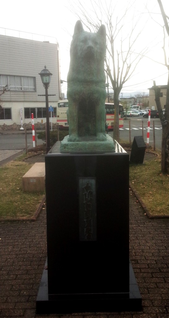 ハチ公像