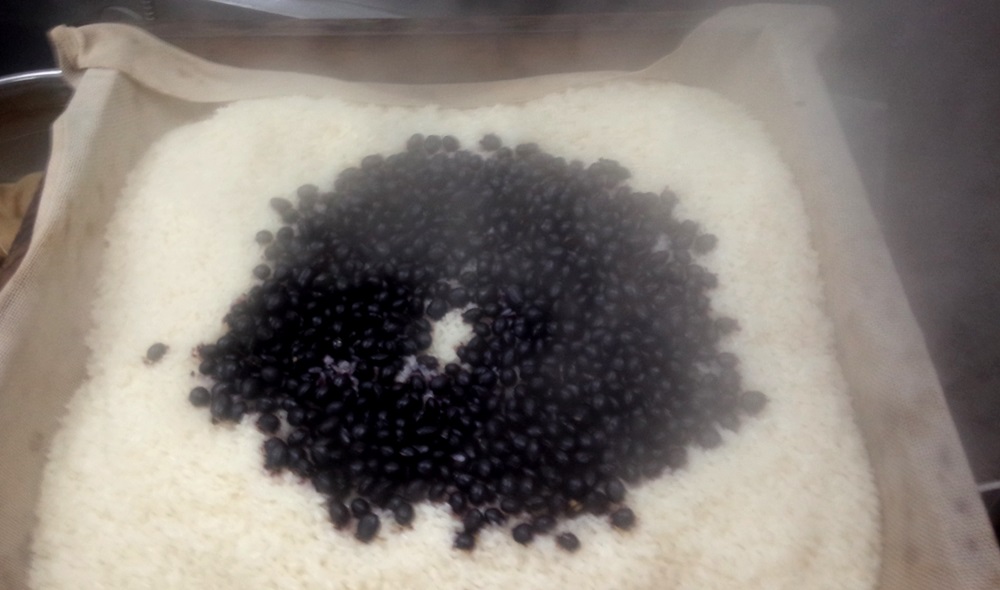 豆餅蒸し中