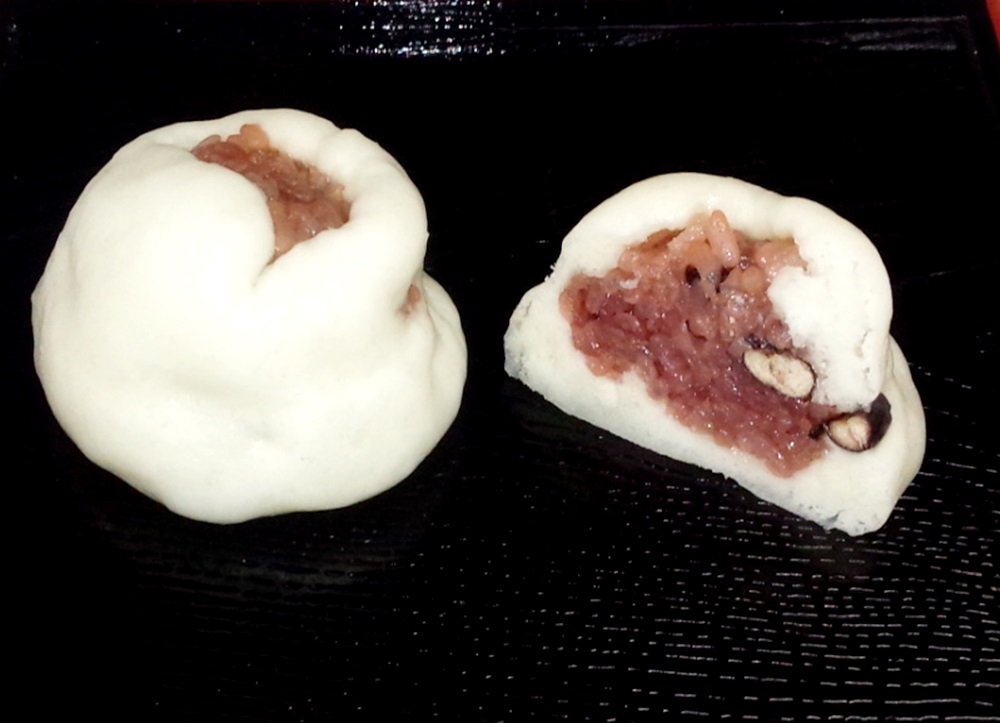 赤飯饅頭